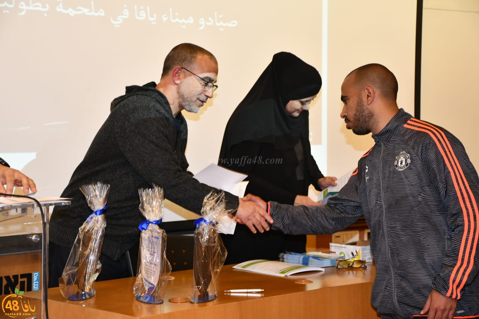 بالصور: الهيئة الاسلامية بيافا تُنظم حفلاً لتوزيع المنح الدراسية على الطلاب الأكاديميين 